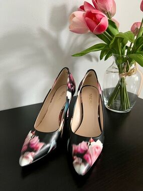 Nine West Black Floral 3 inch Heels Pumps Size 5.5